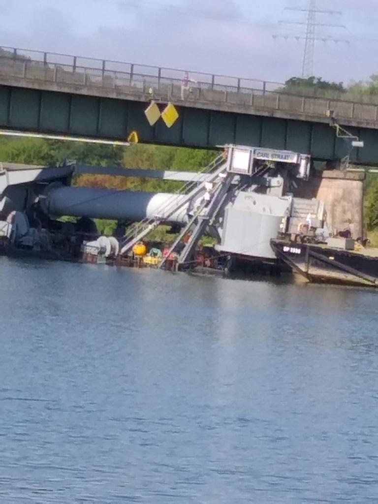 LA BARGE A DU ÊTRE ABAISSéE